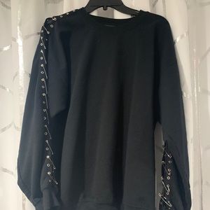 Carmen denim pin sweatshirt